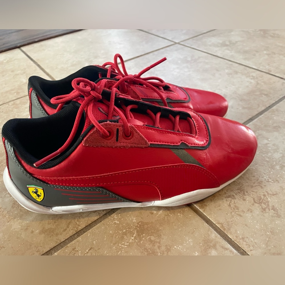 Puma boys red  Ferrari R-Cat shoes
